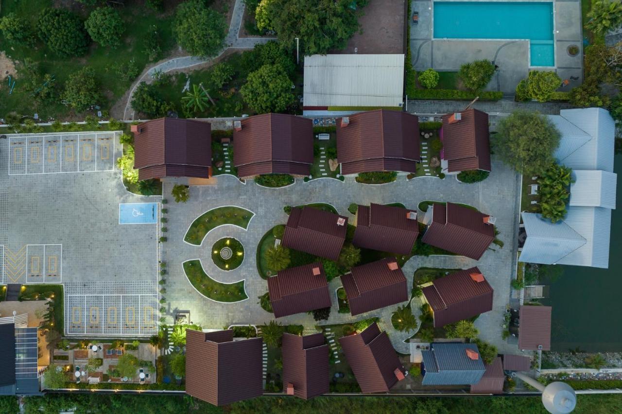 Picha Ville Resort Watthana Nakhon Zewnętrze zdjęcie